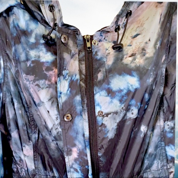 Torrid Blue Black Tie Dye Active Windbreaker Jacket Size 2 - Picture 15 of 16